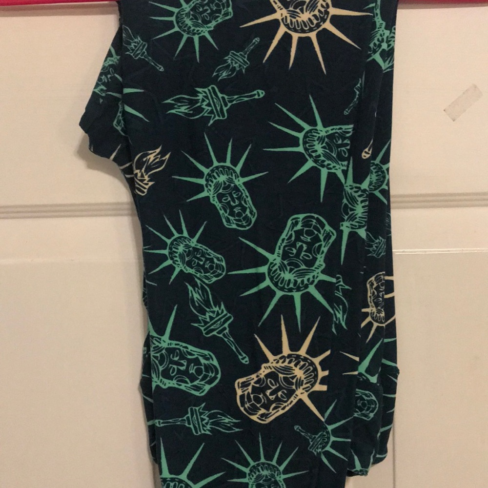 TC Lularoe leggings!